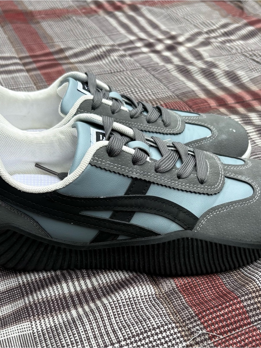 DeFlorance Lightweight Womenâs Grey-Blue Athletic Sneakers size 7